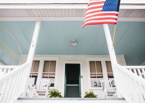 enjoy veterans day with mermaid cottages