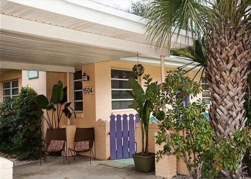 You'll love the feel of this tybee island vacation home.
